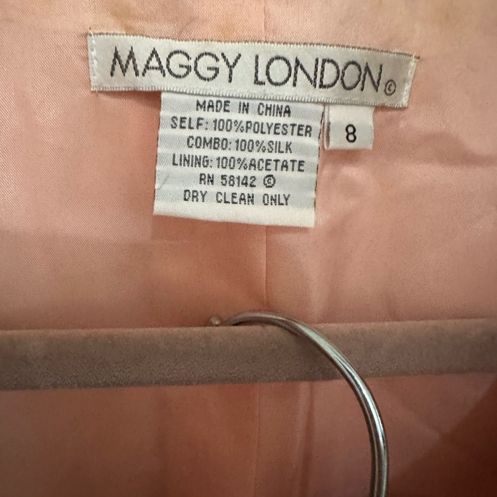 Maggy London Pink Textured Blazer and tulip Skirt Set size 8 - Picture 5 of 5